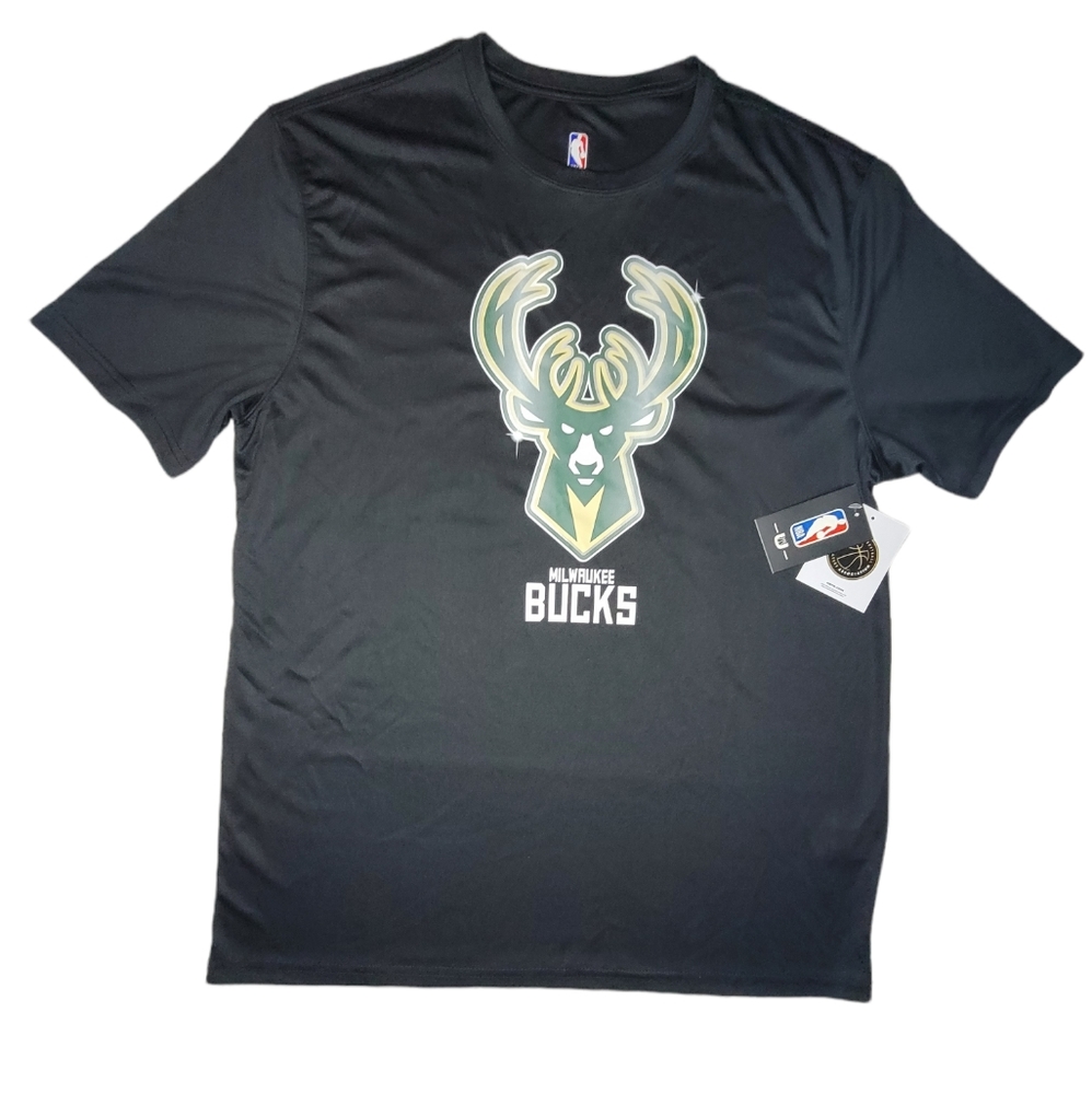 Milwaukee Bucks Giannis Antetokounmpo NBA T-Shirt Size Men's XL NWT.